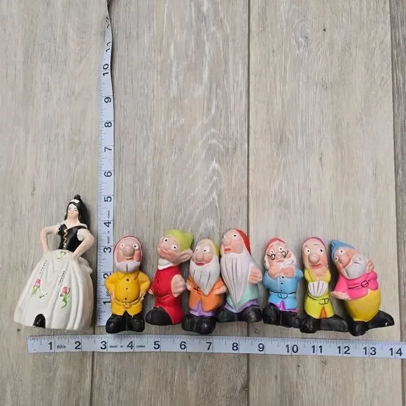 Snow White & The Seven Dwarfs Collection Of Ceramic Hand Painted Figures Vintage
